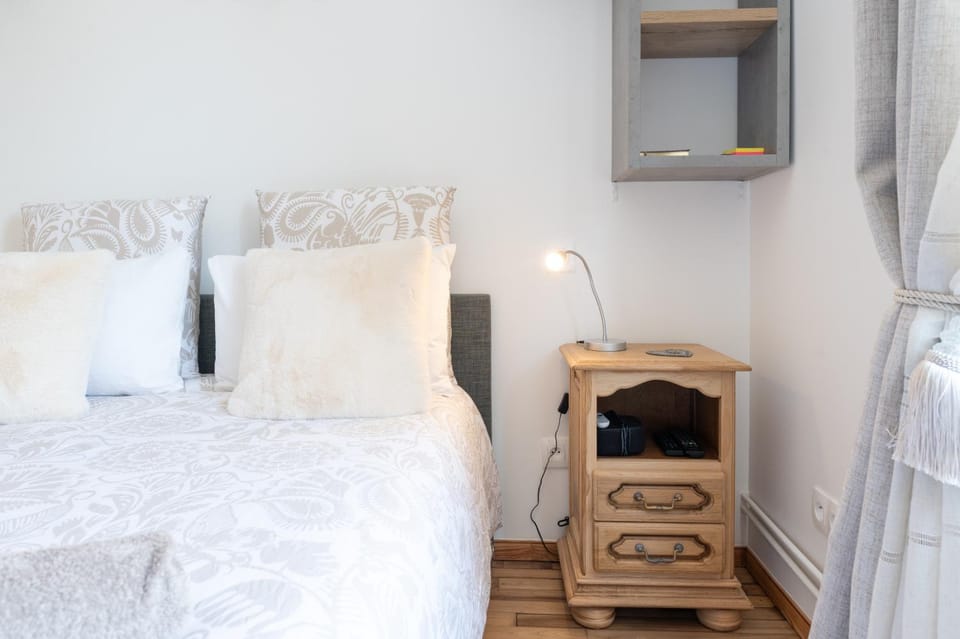 Living room, Bedroom