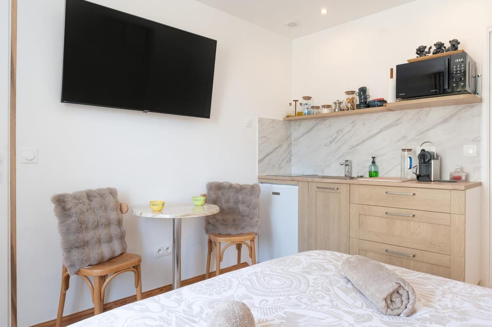 Living room, Bedroom
