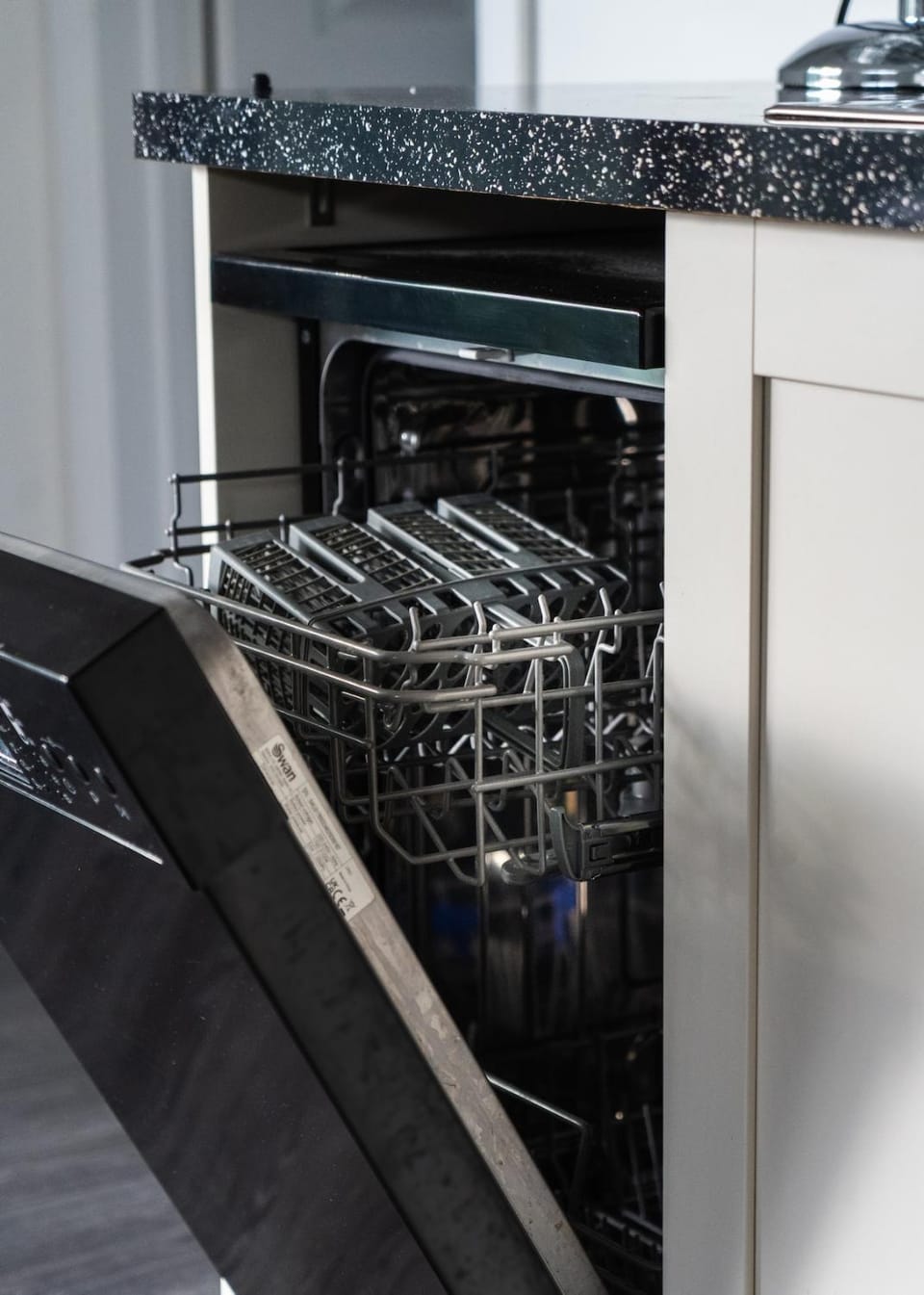 2 Chalets Sleeps 4 Peaceful Retreat Apartment in Watford