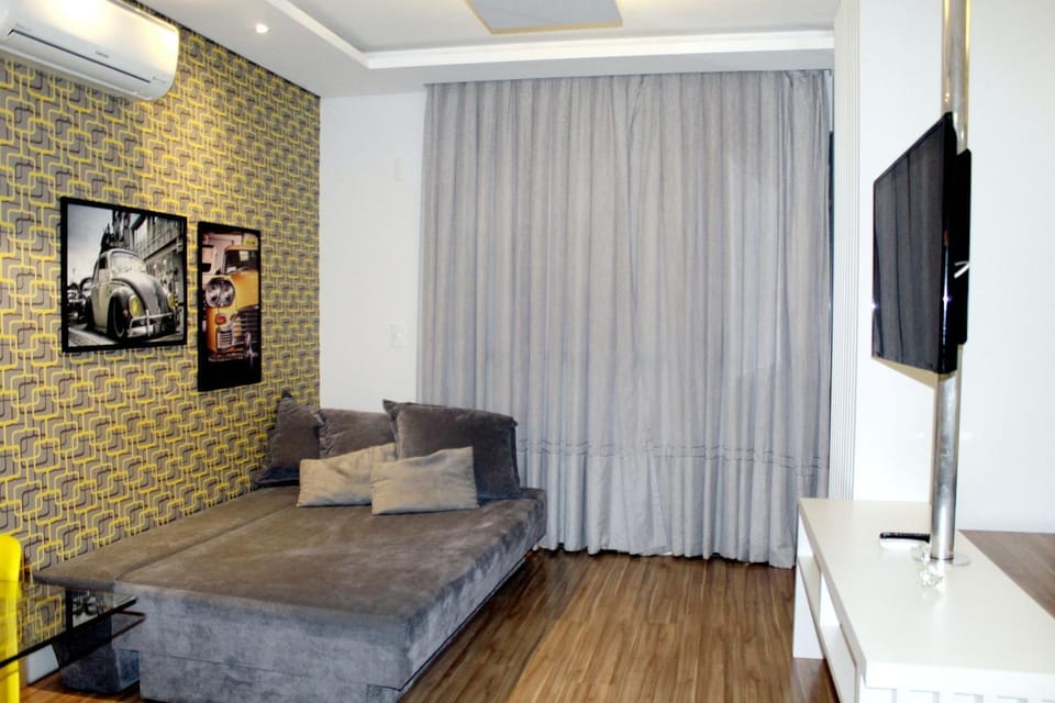 Bed, Living room