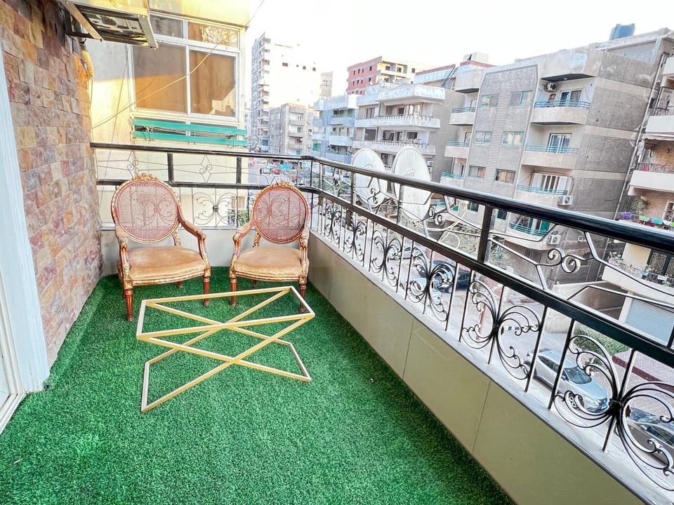 fully furnished Room within luxurious hotel apartment in Nasr city , cairo Bed and Breakfast in New Cairo City