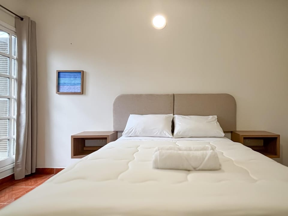 Bed, Day, Balcony/Terrace, Photo of the whole room, Bedroom, Autumn, furniture, heating, internet, air conditioner