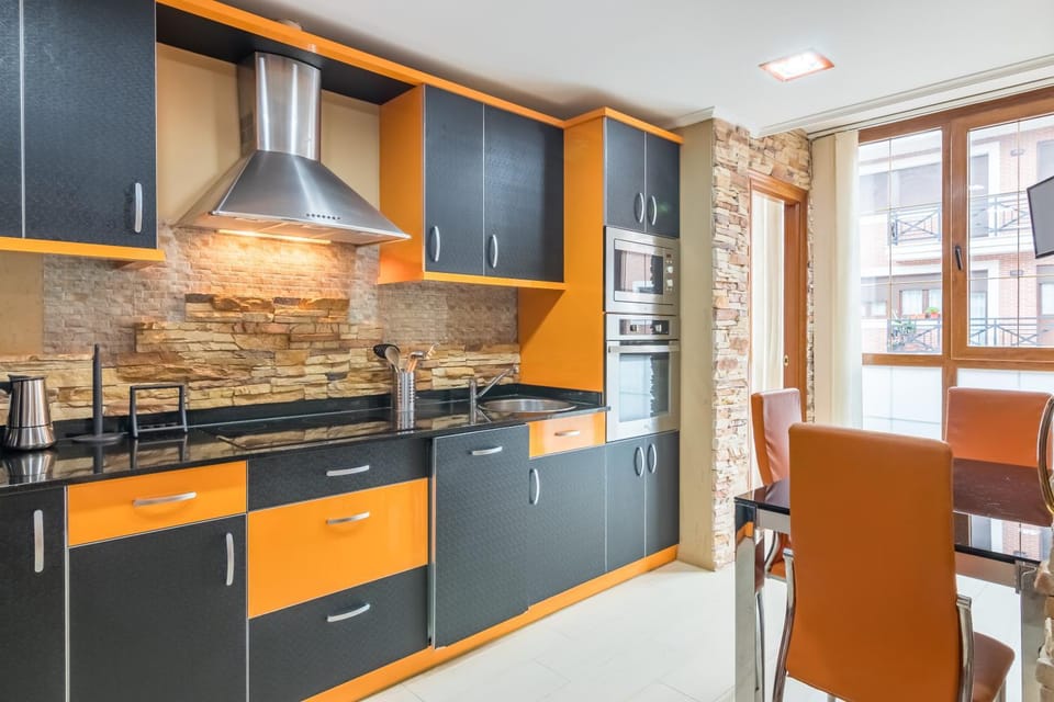 Kitchen or kitchenette, Living room