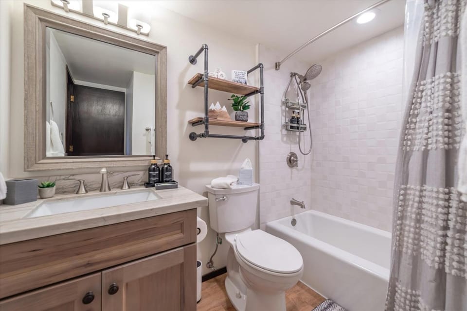 Tahoe City - Lake Forest Condo Apartment in Dollar Point