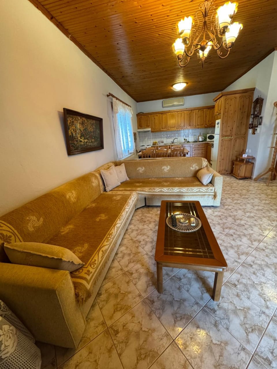 Seating area, Dining area