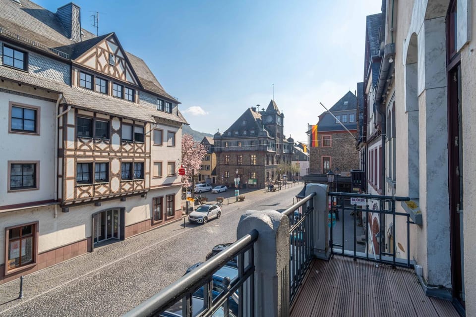 Property building, Neighbourhood, City view, Location