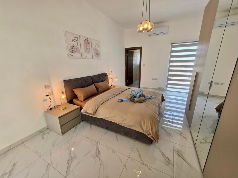 Bed, Photo of the whole room, Bedroom, towels, wardrobe