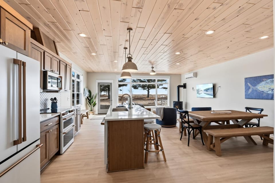 Day, View (from property/room), Kitchen or kitchenette, Dining area, Sea view, furniture, air conditioner