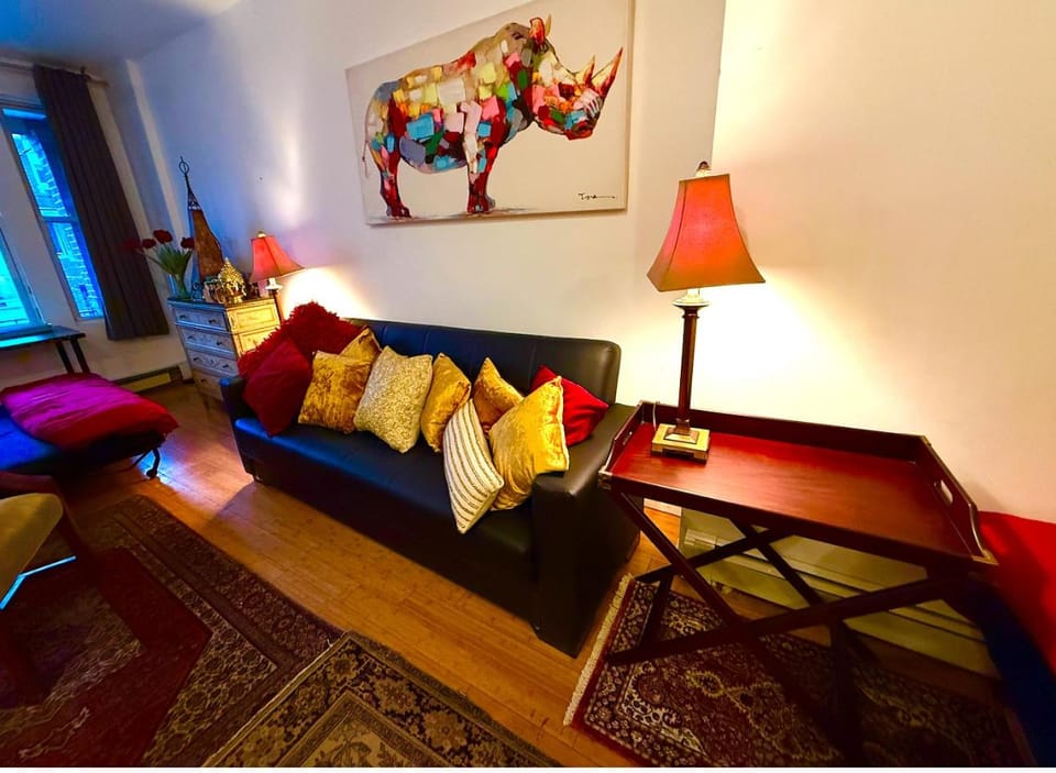 World Travelers Den 15 minutes by Bus to Times Square Apartment in North Bergen