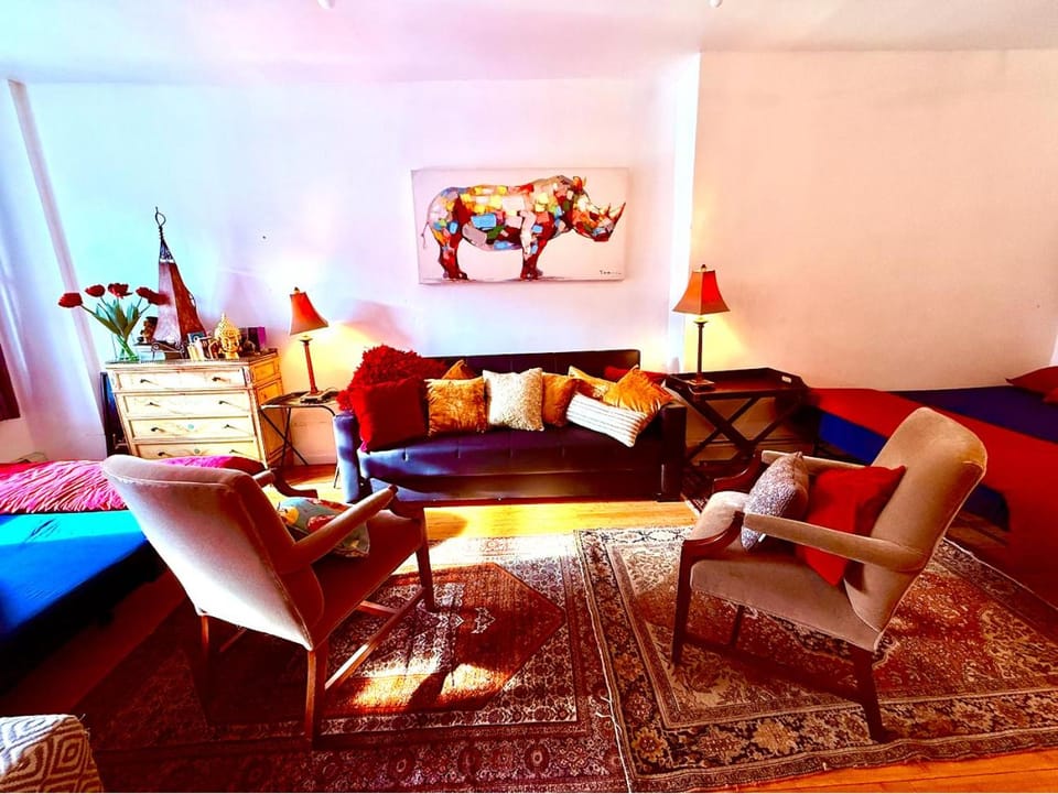 World Travelers Den 15 minutes by Bus to Times Square Apartment in North Bergen