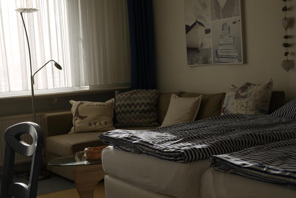 Living room, Seating area, Bedroom
