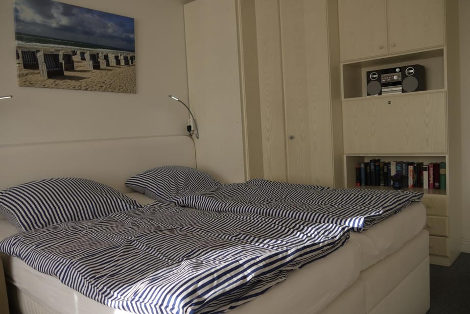 Living room, Seating area, Bedroom