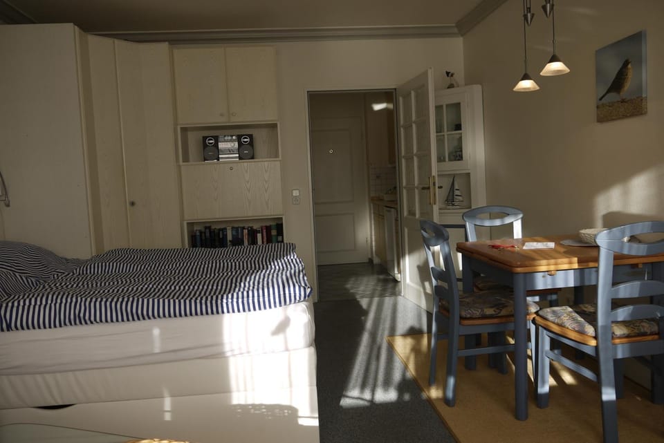 Living room, Dining area, Bedroom