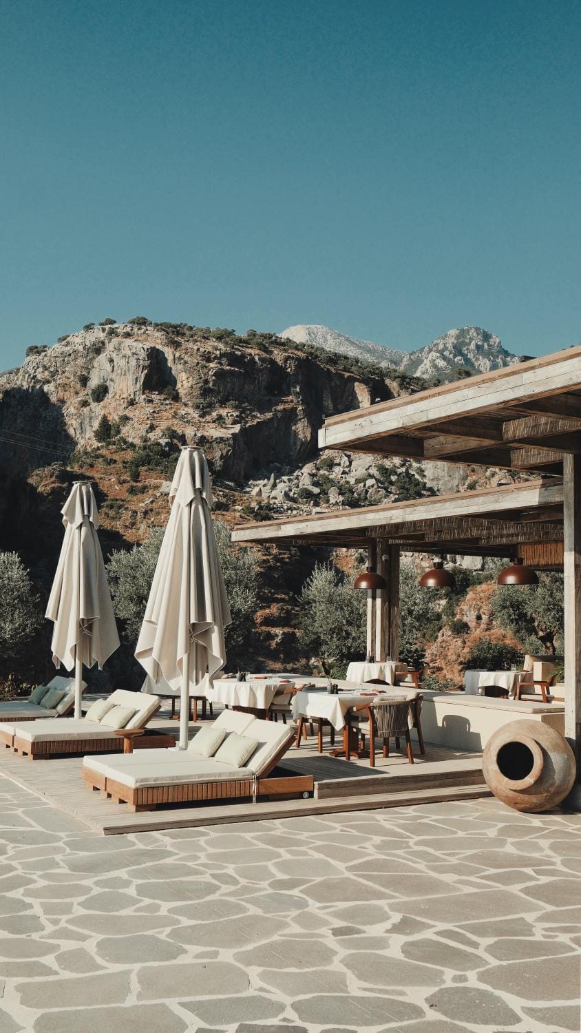 Restaurant/places to eat, sunbed