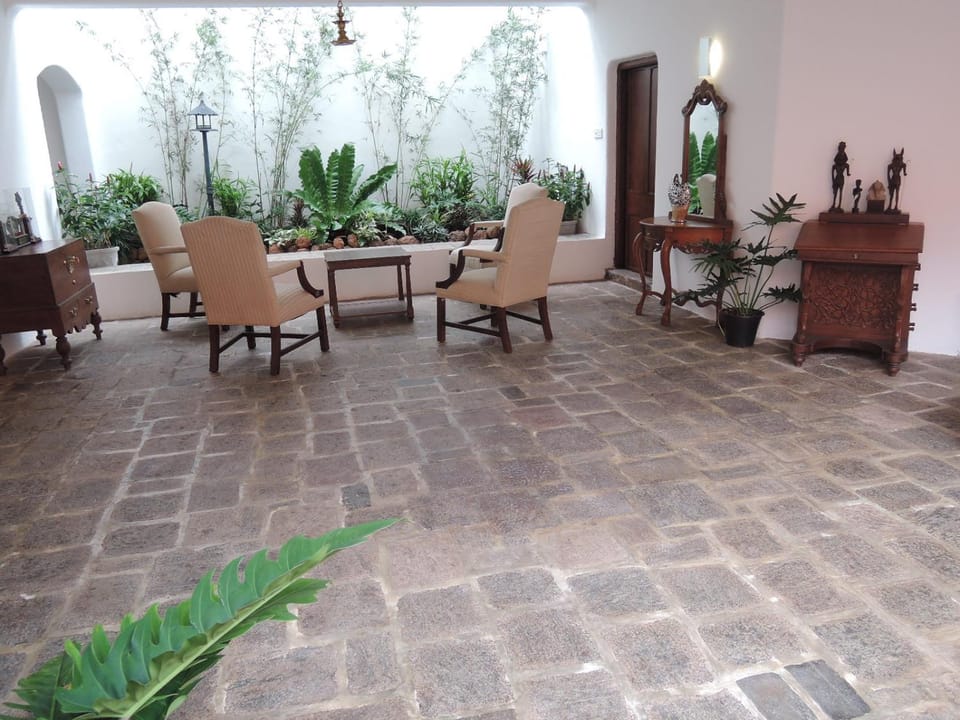 Facade/entrance, Day, Lobby or reception