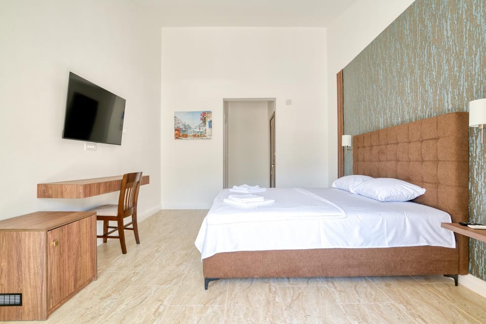 Bed, TV and multimedia