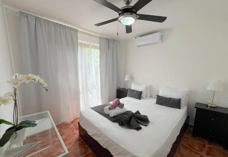 Bed, Bedroom, towels, air conditioner