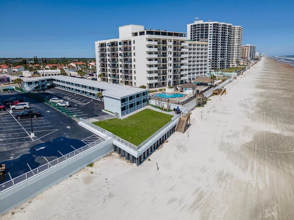 Ocean Breeze Resort 213 House in South Daytona