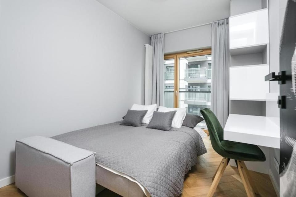 Bed, Living room, Photo of the whole room, Seating area, Dining area, Bedroom, hair dresser
