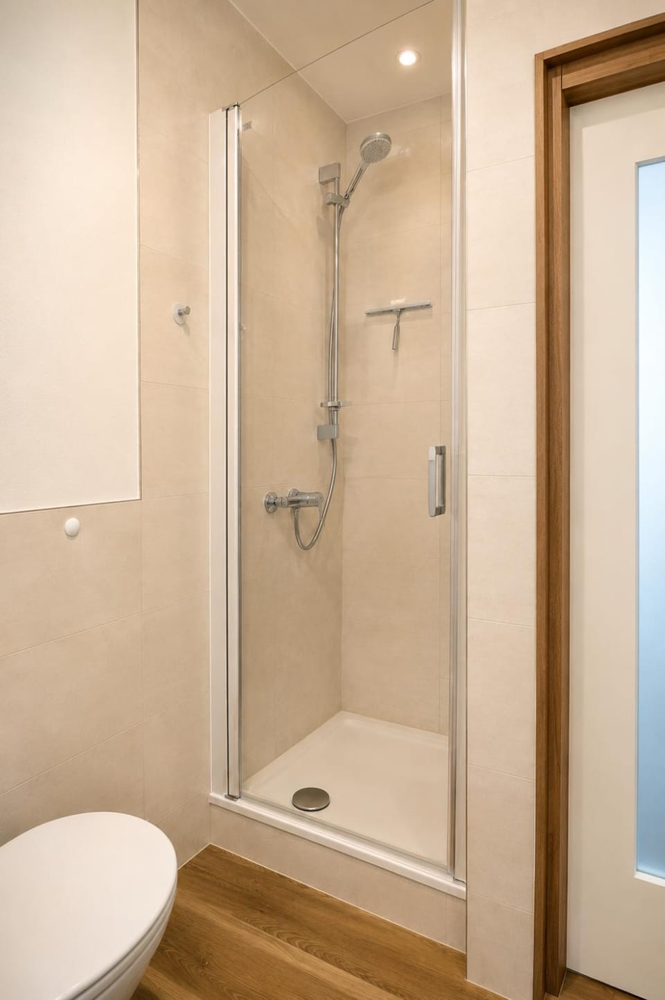 Bathroom, Photo of the whole room