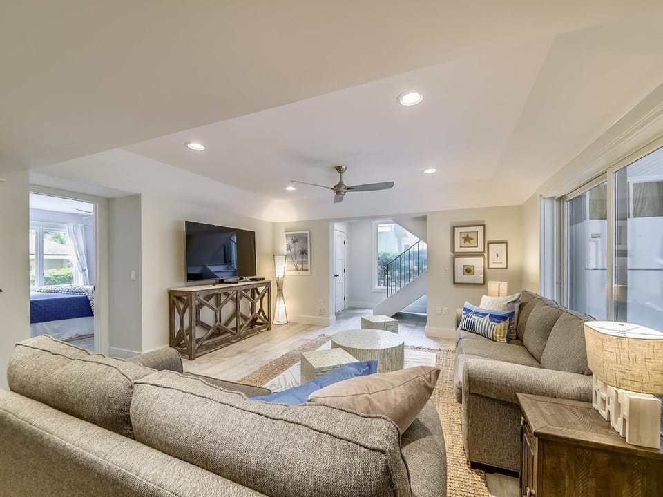 5 Dogwood Lane House in South Forest Beach