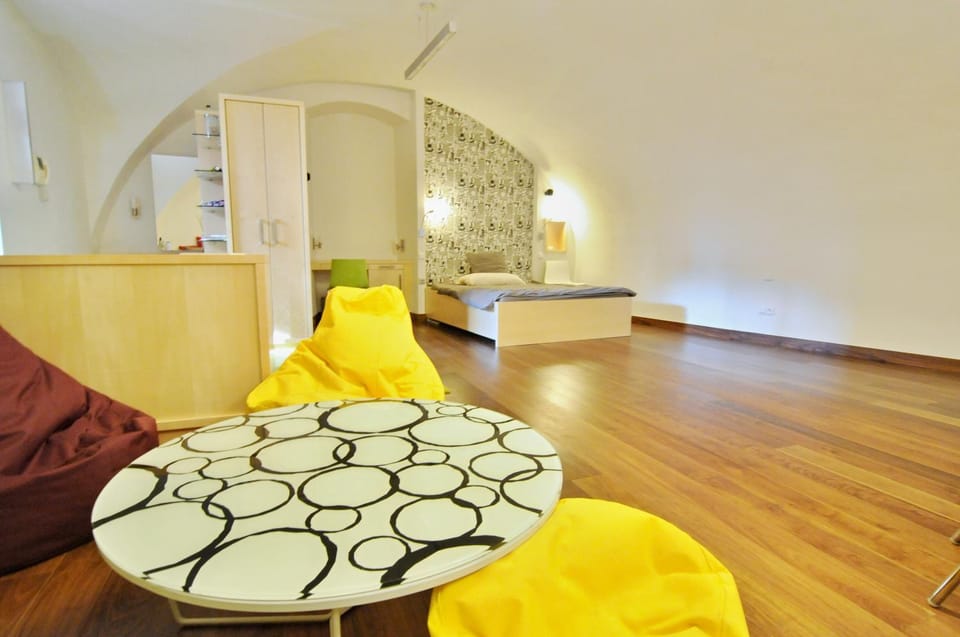 Spring, Day, Living room