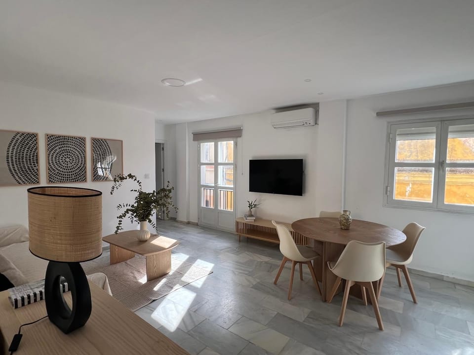 TV and multimedia, Living room, Dining area