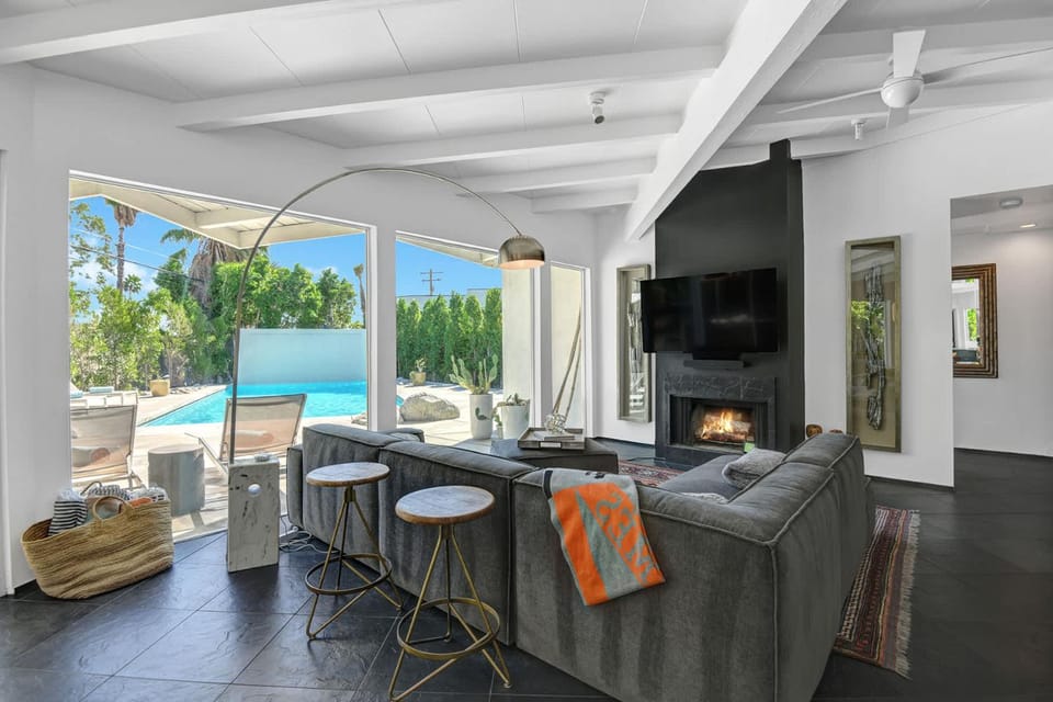 Casa Cardillo - Little Tuscany Mid-Century Retreat House in Palm Springs