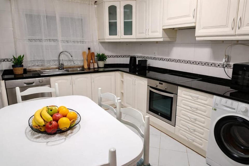 Kitchen or kitchenette, Dining area, dishwasher, oven, stove, toaster