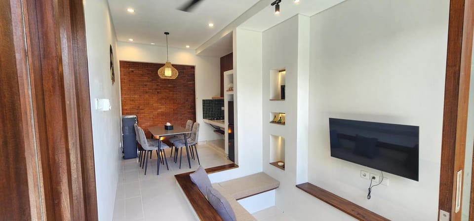 Communal lounge/ TV room, Living room, Seating area, Dining area