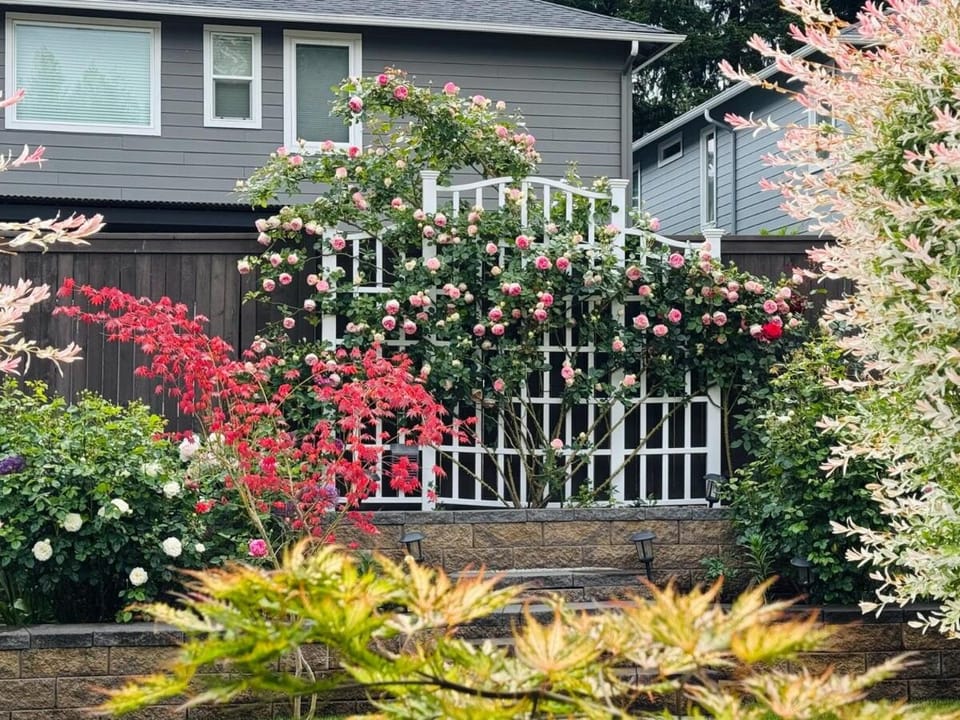 Elegant 3BR Auburn Rose Garden Getaway House in Auburn
