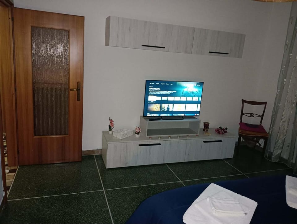 Fiera Station Rooms - Affittacamere Bed and Breakfast in Bologna
