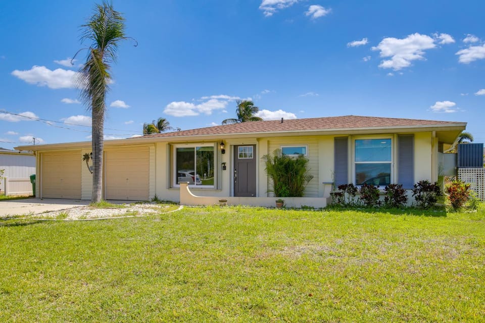 Waterfront Haven w/ Boat Dock! Punta Gorda Retreat House in Charlotte Park