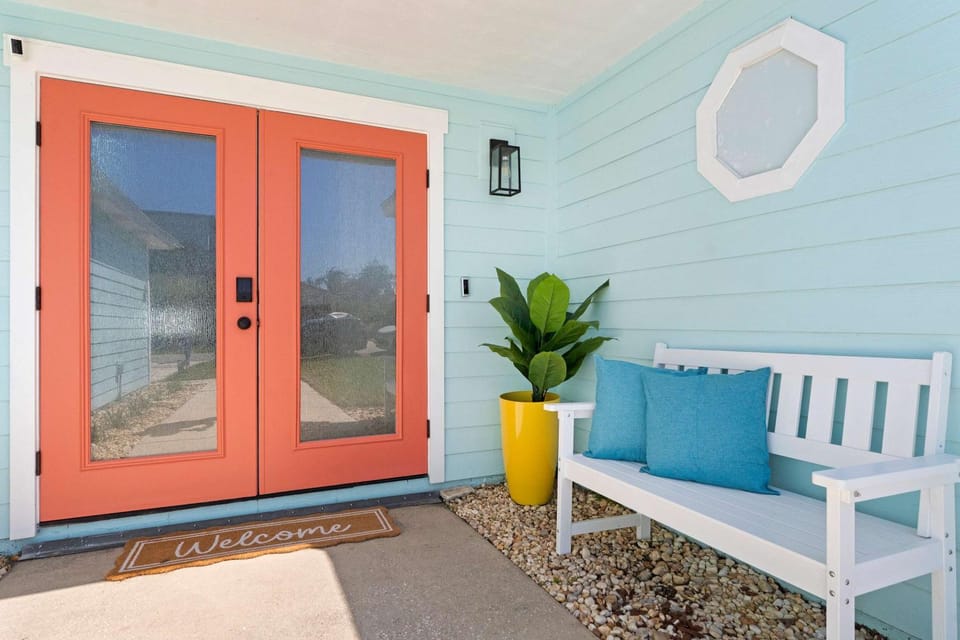 Sparking Pool Steps to Beach Game Room TVs BBQ House in Butler Beach