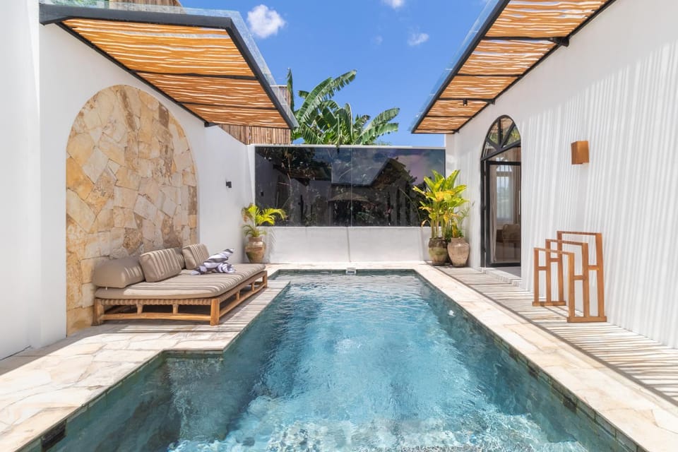Chic 2BR Private Pool Villa in Canggu Villa in North Kuta