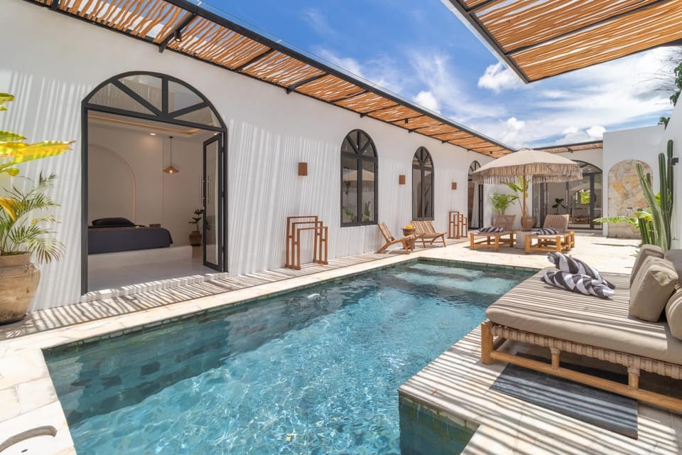 Chic 2BR Private Pool Villa in Canggu Villa in North Kuta