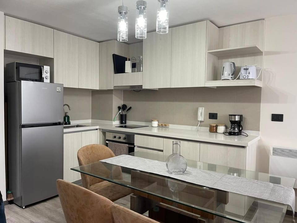 Coffee/tea facilities, Kitchen or kitchenette, oven, toaster