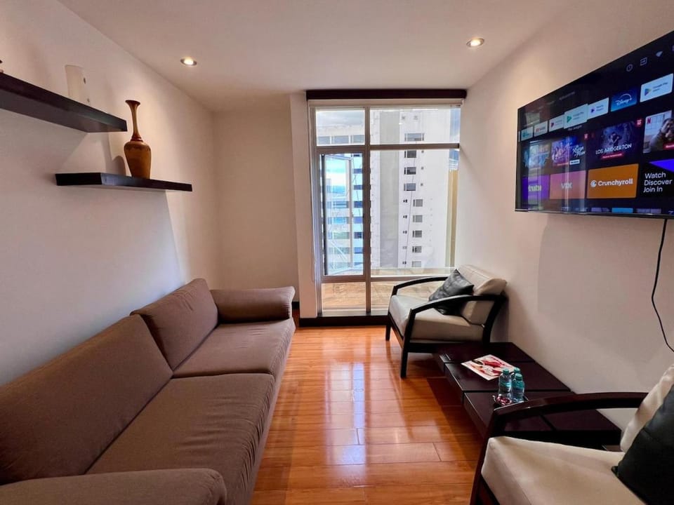 Departamento 3 habitaciones en la Carolina Apartment in Quito