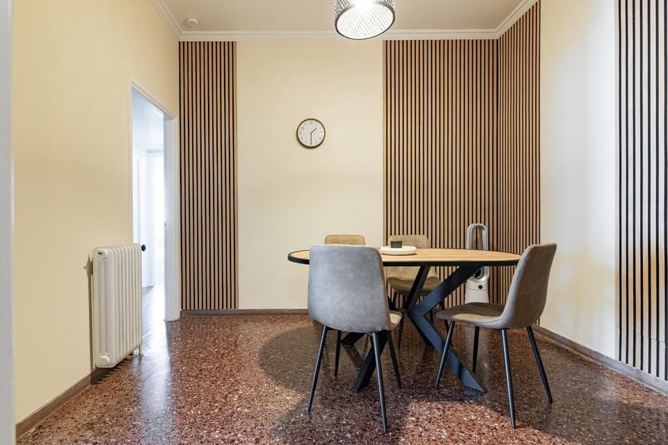 Seating area, Dining area