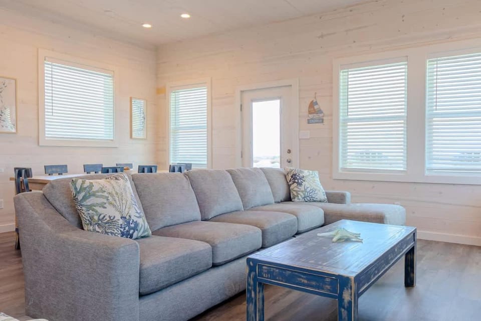 Sanding Ovations - Private Pool - Beach Views House in Port Aransas