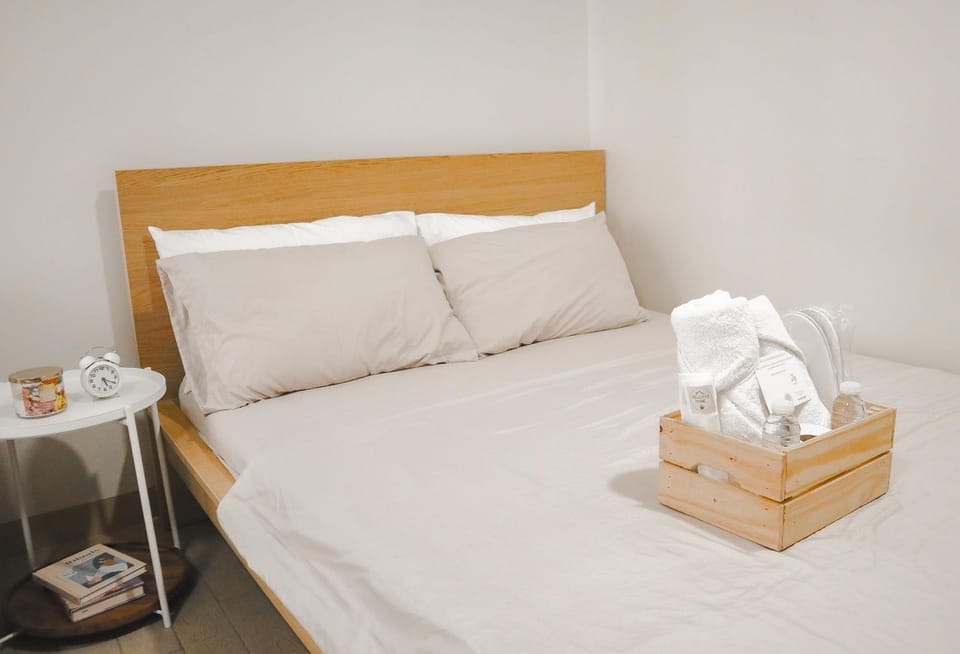 Muji Home at Manhattan Plaza, with wifi, balcony, can cook Hotel in Pasig