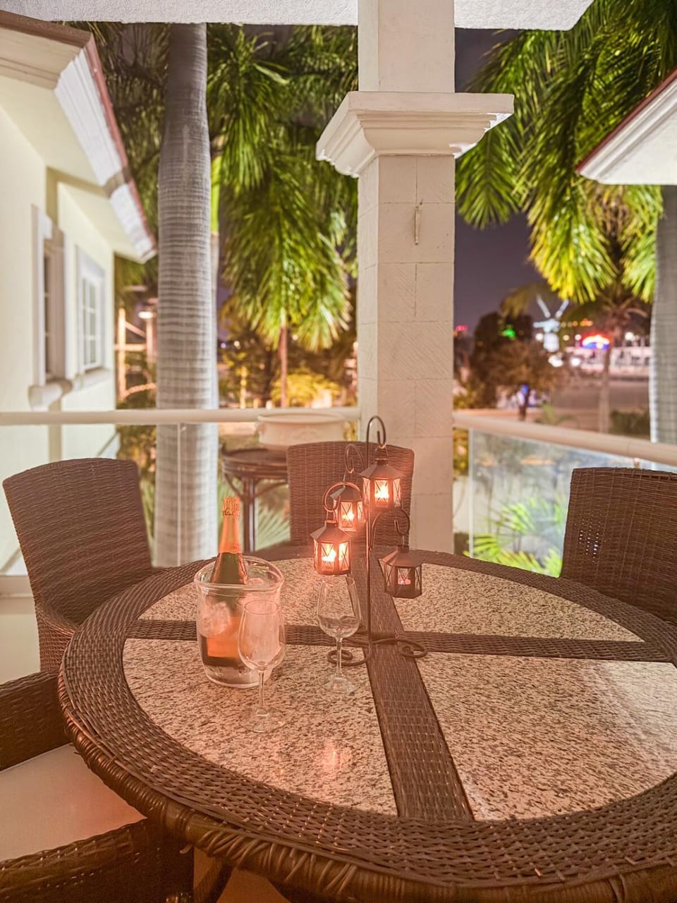 Night, Natural landscape, Balcony/Terrace, Living room, Seating area, Garden view, internet