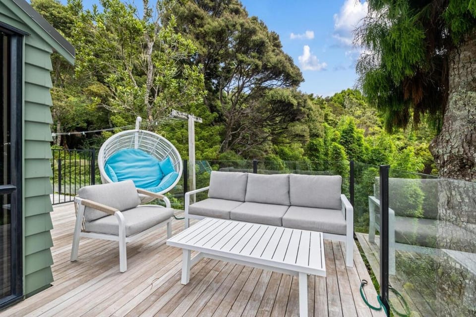 Soak and Unwind Hot Tub with Stunning Paihia Views House in Paihia