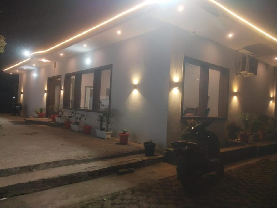 The Dayal hotels Hotel in Uttar Pradesh