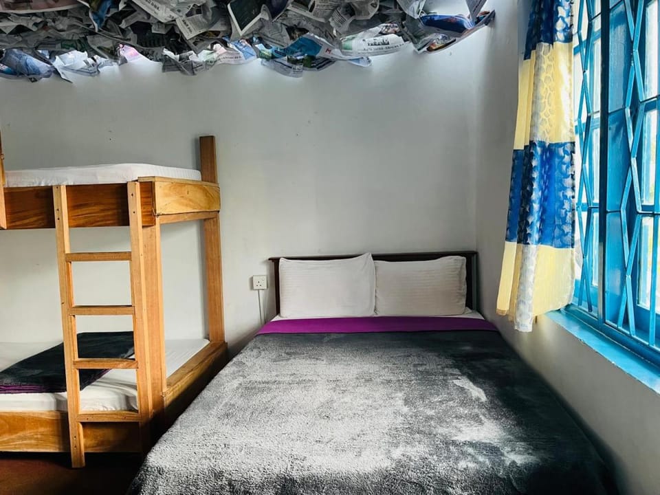 Bedroom, bunk bed