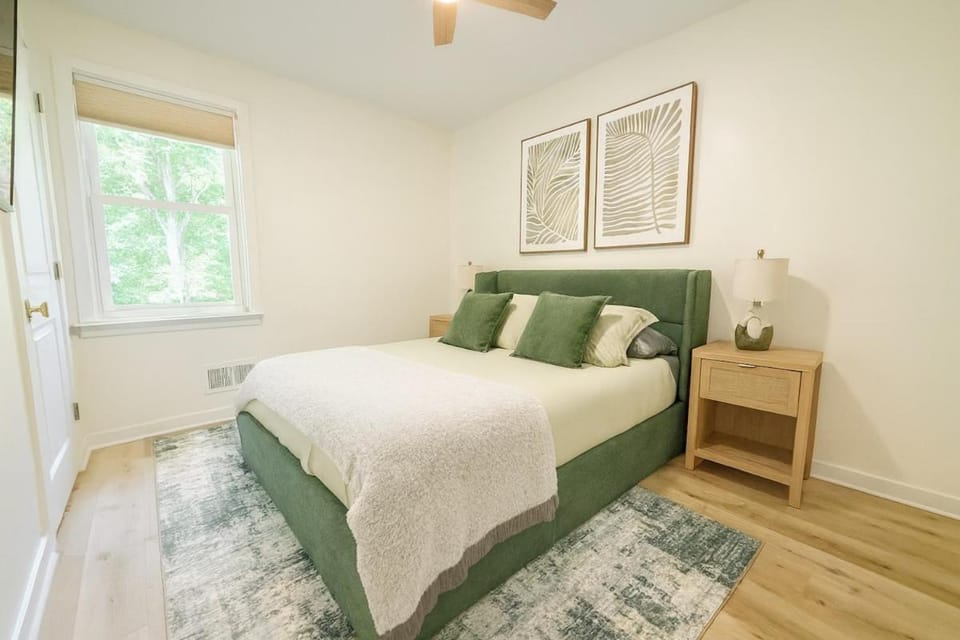 4 Bedroom House Pittsburgh Sleeps 12 Rooftop Patio Garage Near Stadium House in Pittsburgh