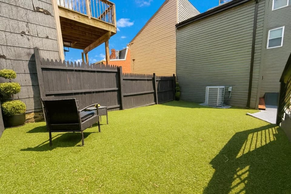 4 Bedroom House Pittsburgh Sleeps 12 Rooftop Patio Garage Near Stadium House in Pittsburgh