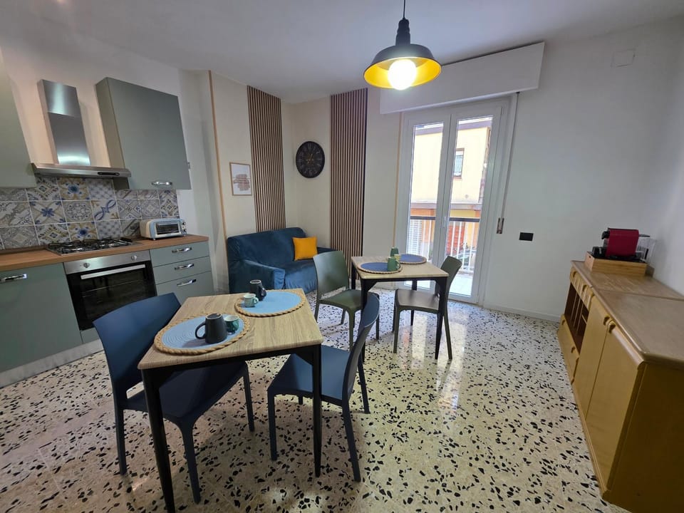 Kitchen or kitchenette, Living room, stove