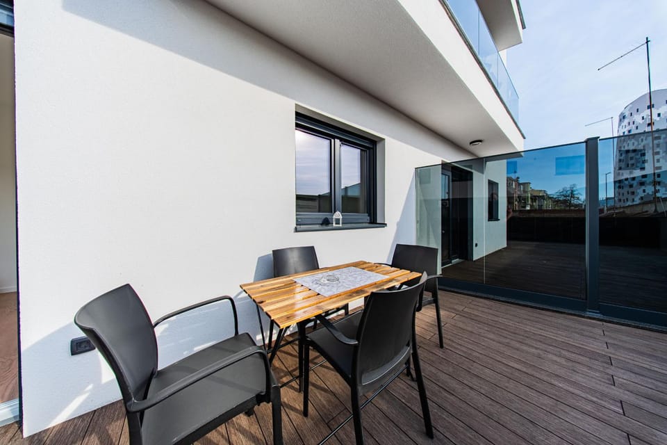 Patio, Day, View (from property/room), Balcony/Terrace, Seating area