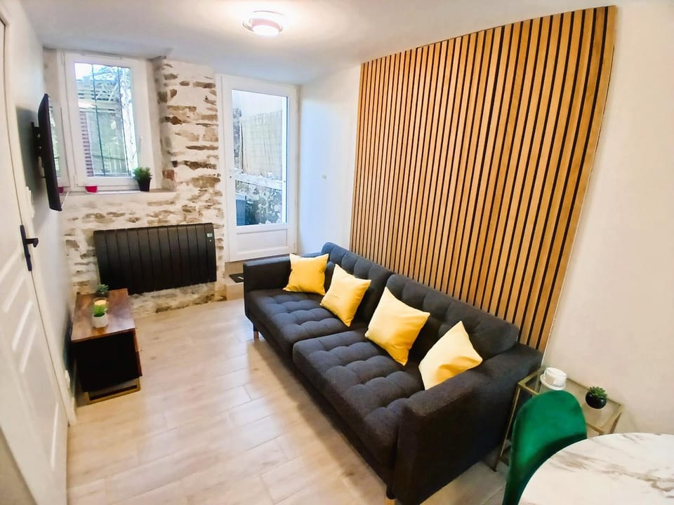 TV and multimedia, Living room, Seating area, heating